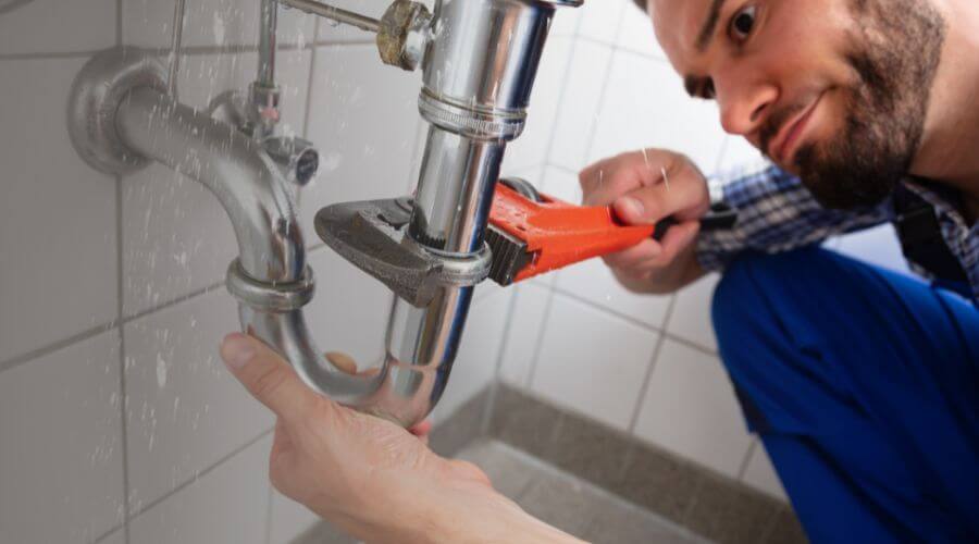 Expert burst pipe repair services in Etowah, TN